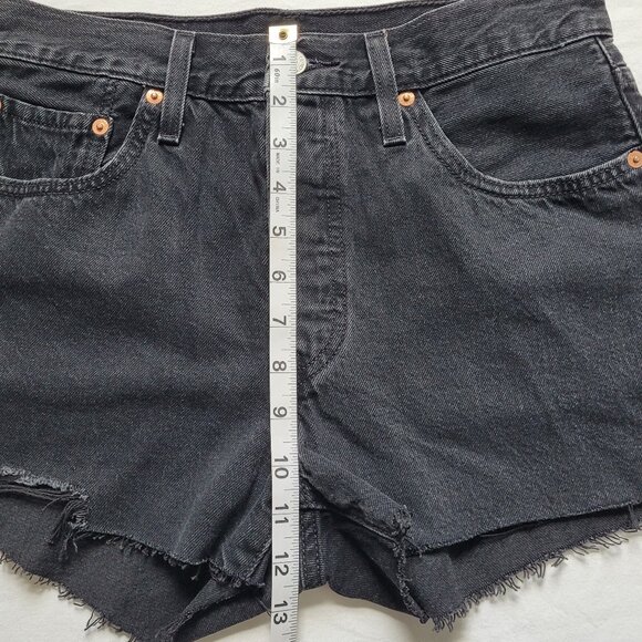 Levis 501 High Rise Womens Black Cutoff Raw Hem Jean Shorts Button Fly Size 28 - Picture 5 of 12